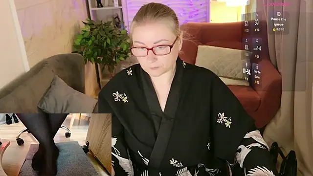 Alexandra Kind online show from 06-30-26, 01:45