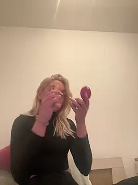 Snapshot of urfavmistressxoxo chatting on 04-16-26, 06:30 urfavmistressxoxo online show from 04-16-26, 06:30