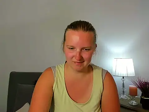 Snapshot of RoseTeacherX chatting on 05-08-26, 05:18 RoseTeacherX online show from 05-08-26, 05:18