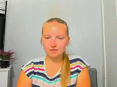 Snapshot of RoseTeacherX chatting on 06-10-26, 05:12 RoseTeacherX online show from 06-10-26, 05:12