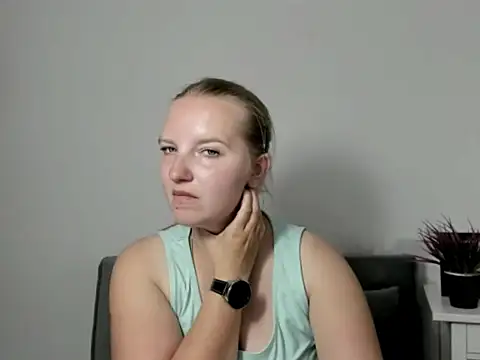 Snapshot of RoseTeacherX chatting on 06-12-26, 05:23 RoseTeacherX online show from 06-12-26, 05:23