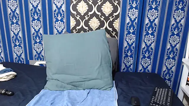YummyBrownyxx online show from 06-26-26, 07:18