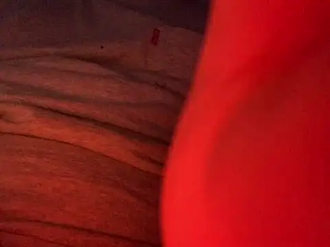 EffefferRm00 online show from 04-15-26, 09:37