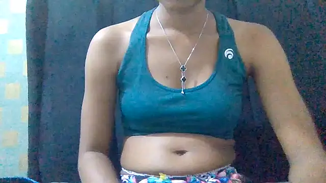 Snapshot of Tessy- chatting on 06-24-26, 05:01 Tessy- online show from 06-24-26, 05:01