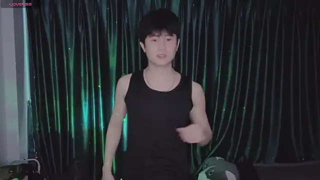 Zz YuunaSSquart zZ online show from 04-18-26, 07:23