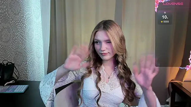 AdelineCrash online show from 05-04-26, 04:41