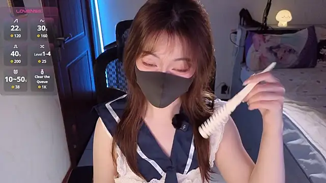 Snapshot of KKi-8 chatting on 06-21-26, 12:41 KKi-8 online show from 06-21-26, 12:41