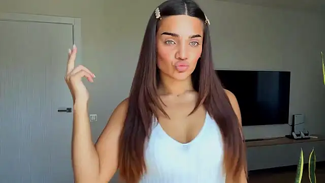 Snapshot of MelindaReny chatting on 05-19-26, 08:09 MelindaReny online show from 05-19-26, 08:09