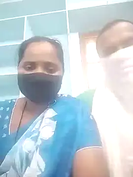 Snapshot of Rajaranicouples1 chatting on 04-16-26, 07:53 Rajaranicouples1 online show from 04-16-26, 07:53