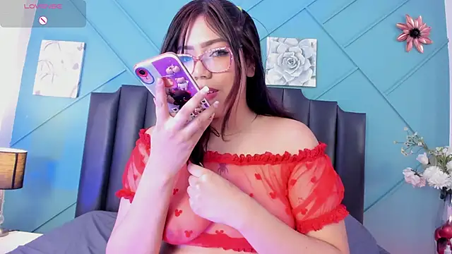 MiluVegaa  online show from 04-25-26, 11:57