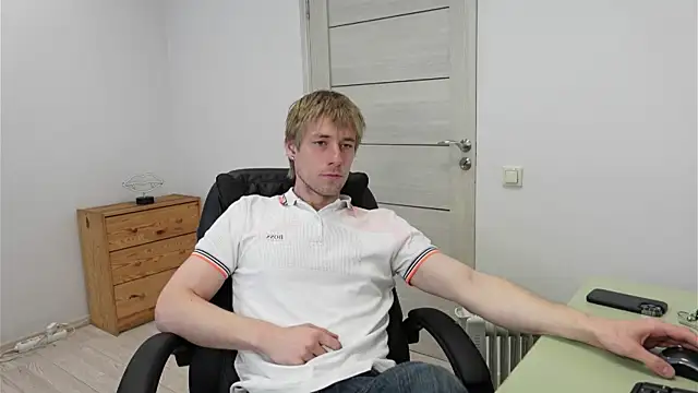 Richard Hards online show from 05-07-26, 06:41