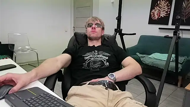 Richard Hards online show from 06-26-26, 06:18