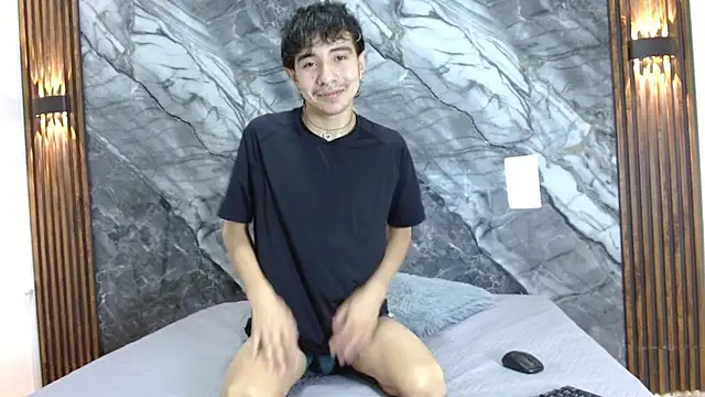 Snapshot of NoahWalker__ chatting on 04-25-26, 02:14 NoahWalker online show from 04-25-26, 02:14