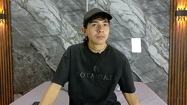 Snapshot of NoahWalker__ chatting on 05-08-26, 11:04 NoahWalker online show from 05-08-26, 11:04