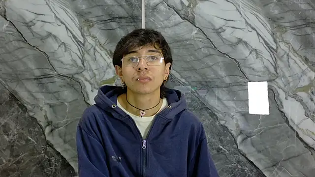 Snapshot of NoahWalker__ chatting on 05-12-26, 11:07 NoahWalker online show from 05-12-26, 11:07