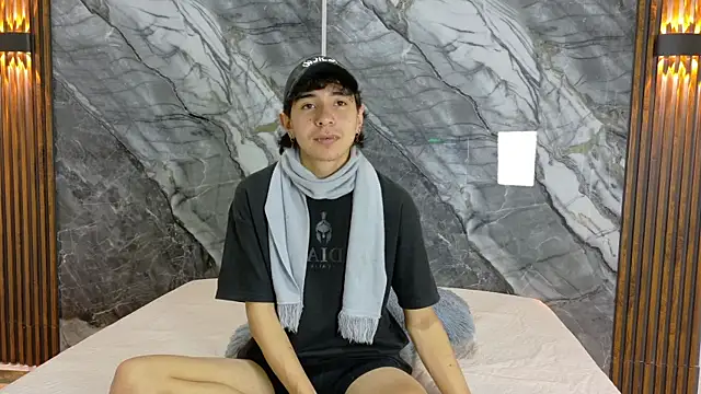 Snapshot of NoahWalker__ chatting on 05-20-26, 11:05 NoahWalker online show from 05-20-26, 11:05