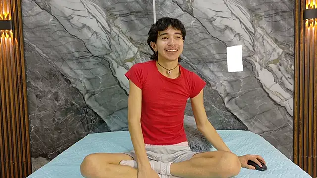 Snapshot of NoahWalker__ chatting on 05-25-26, 11:05 NoahWalker online show from 05-25-26, 11:05