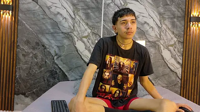 Snapshot of NoahWalker__ chatting on 05-31-26, 11:17 NoahWalker online show from 05-31-26, 11:17