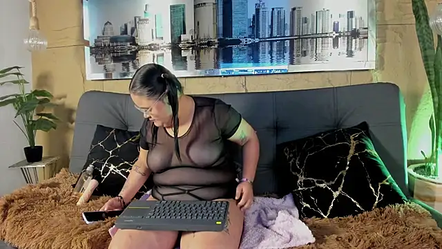 Luna  Cortez online show from 06-04-26, 04:07