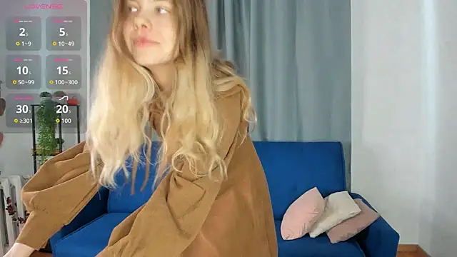 Glitch Doll online show from 04-18-26, 05:22