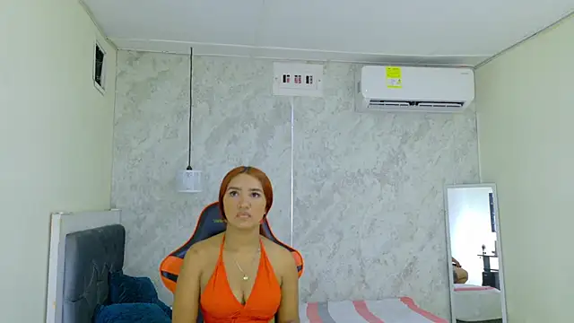 Snapshot of taylor_gil0 chatting on 06-15-26, 01:24 taylor gil0 online show from 06-15-26, 01:24
