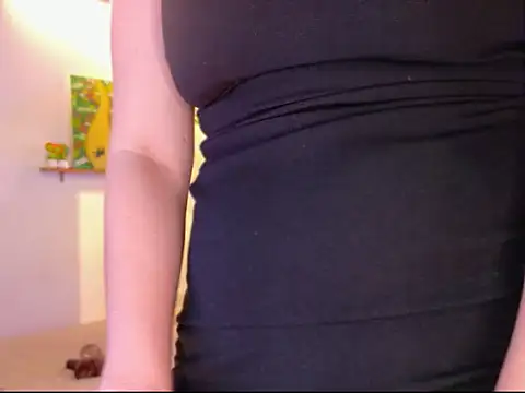 ShantallPariss online show from 04-17-26, 06:55