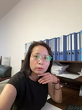 Snapshot of lisha521 chatting on 06-15-26, 01:41 lisha521 online show from 06-15-26, 01:41