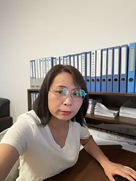 Snapshot of lisha521 chatting on 06-24-26, 01:15 lisha521 online show from 06-24-26, 01:15