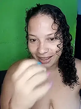 Snapshot of DivaCaliente1 chatting on 05-09-26, 04:39 DivaCaliente1 online show from 05-09-26, 04:39