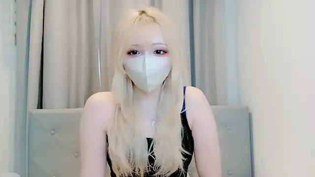 Snapshot of mimi__k chatting on 05-01-26, 05:56 mimi k online show from 05-01-26, 05:56