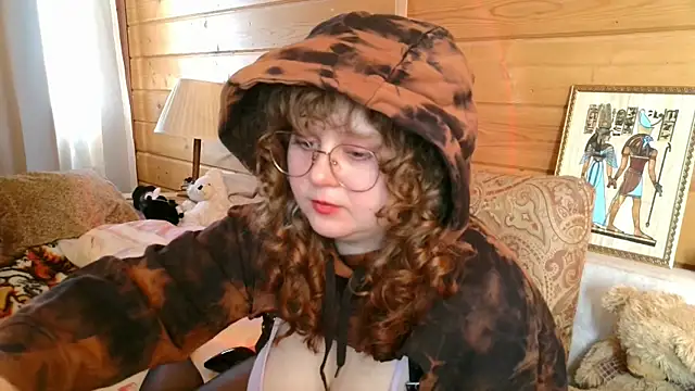 Snapshot of Sara_del_Sun chatting on 04-22-26, 08:06 Sara del Sun online show from 04-22-26, 08:06