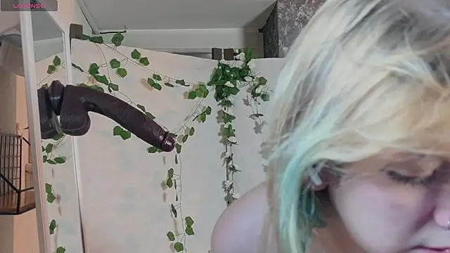 Lina Wi online show from 06-26-26, 08:24