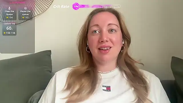 Snapshot of arielsweetieee chatting on 07-14-26, 07:13 arielsweetieee online show from 07-14-26, 07:13