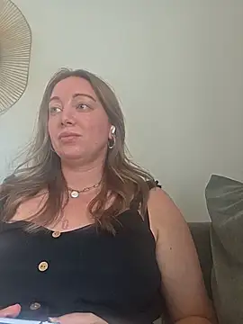 Snapshot of arielsweetieee chatting on 07-18-26, 04:22 arielsweetieee online show from 07-18-26, 04:22