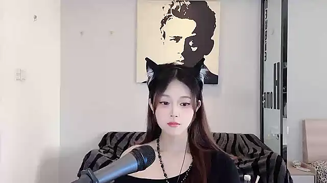 Snapshot of KiKi-011 chatting on 06-14-26, 06:37 KiKi-011 online show from 06-14-26, 06:37