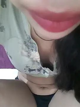 Snapshot of Riya_rani7 chatting on 07-15-26, 01:44 Riya rani7 online show from 07-15-26, 01:44