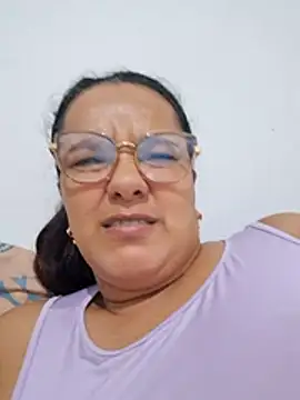 Snapshot of Samanta-42 chatting on 06-20-26, 01:03 Samanta-42 online show from 06-20-26, 01:03