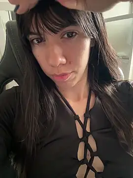 Snapshot of drea-an chatting on 04-18-26, 07:40 drea-an online show from 04-18-26, 07:40