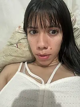Snapshot of drea-an chatting on 06-11-26, 01:27 drea-an online show from 06-11-26, 01:27