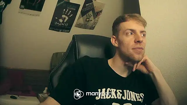 Snapshot of Milkyman7 chatting on 12-27-24, 08:39 Milkyman7 online show from 12-27-24, 08:39