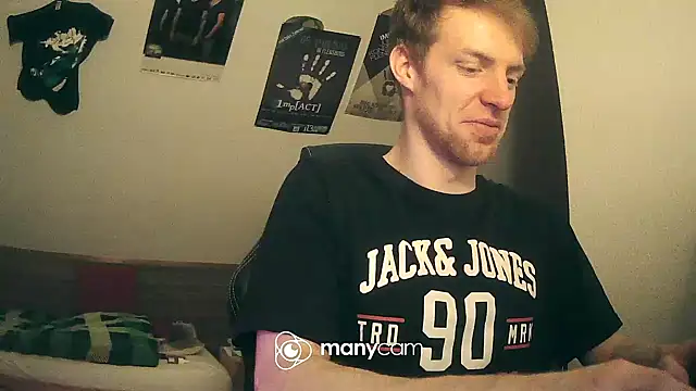 Snapshot of Milkyman7 chatting on 02-09-25, 01:00 Milkyman7 online show from 02-09-25, 01:00