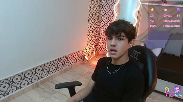 Snapshot of Damian_tay chatting on 04-24-26, 11:34 Damian tay online show from 04-24-26, 11:34