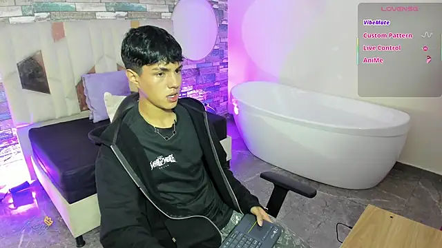 Snapshot of Damian_tay chatting on 05-09-26, 11:37 Damian tay online show from 05-09-26, 11:37