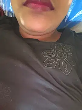 Snapshot of Newragini chatting on 06-13-26, 04:27 Newragini online show from 06-13-26, 04:27