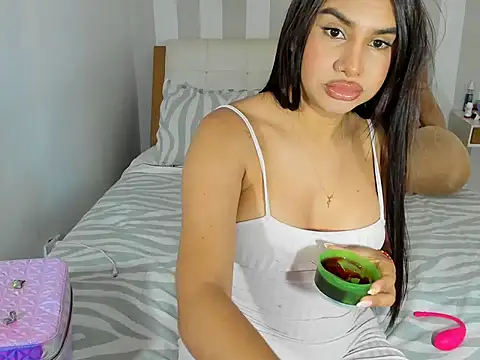 Snapshot of Amber_Peiige chatting on 05-03-26, 09:32 Amber Peiige online show from 05-03-26, 09:32