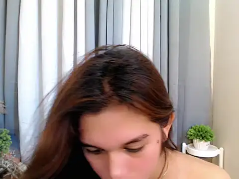 Snapshot of marie_castro chatting on 05-05-26, 04:09 marie castro online show from 05-05-26, 04:09