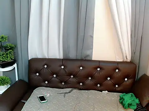 Snapshot of marie_castro chatting on 05-12-26, 06:27 marie castro online show from 05-12-26, 06:27