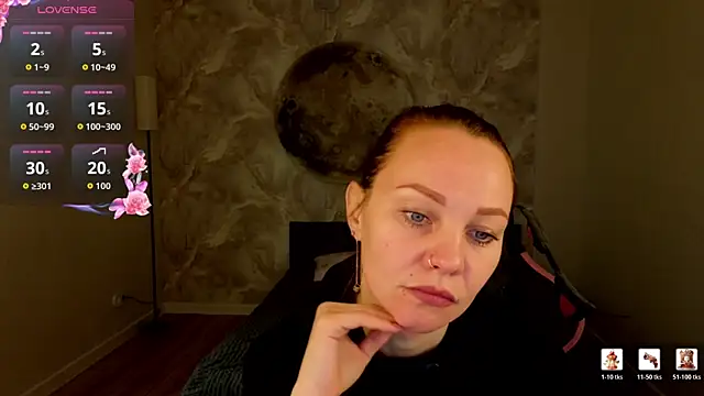 Snapshot of Margo_Kelly chatting on 05-14-26, 01:12 Margo Kelly online show from 05-14-26, 01:12