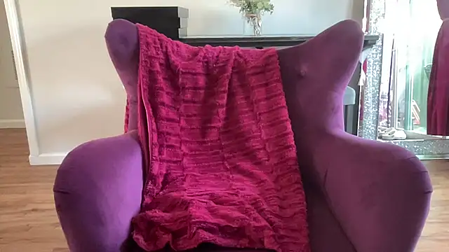 Snapshot of yummymommie7 chatting on 05-18-26, 10:15 yummymommie7 online show from 05-18-26, 10:15