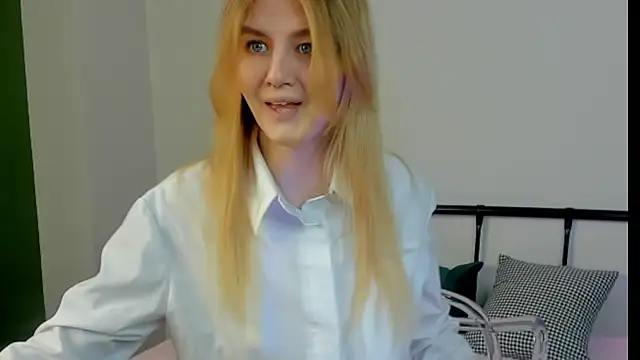 TonyaMeow online show from 04-18-26, 06:50